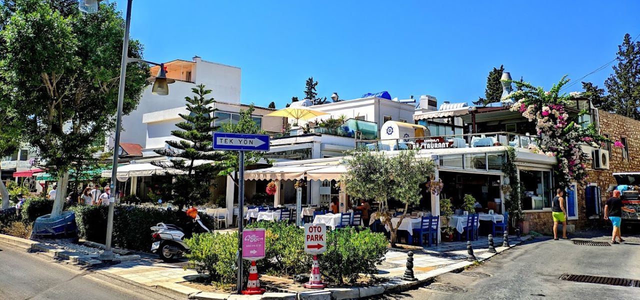 Ресторан Gemibaşı в центре Бодрума